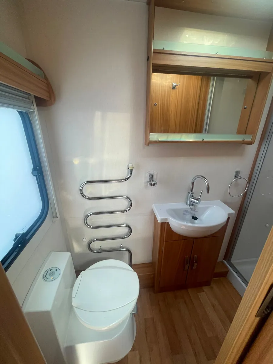 🚨 ISLAND BED 4 BERTH🚨 - Image 3