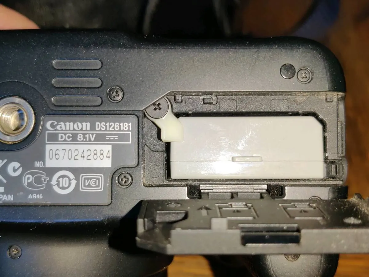 NEW DIGITAL CANON CAMERA/VIDEO & Flashgun ! - Image 2