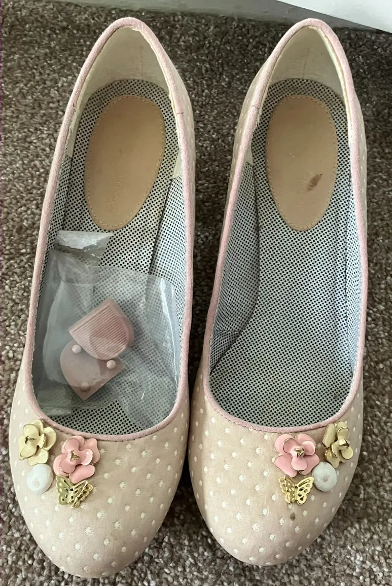 Ladies Shoes - Image 1