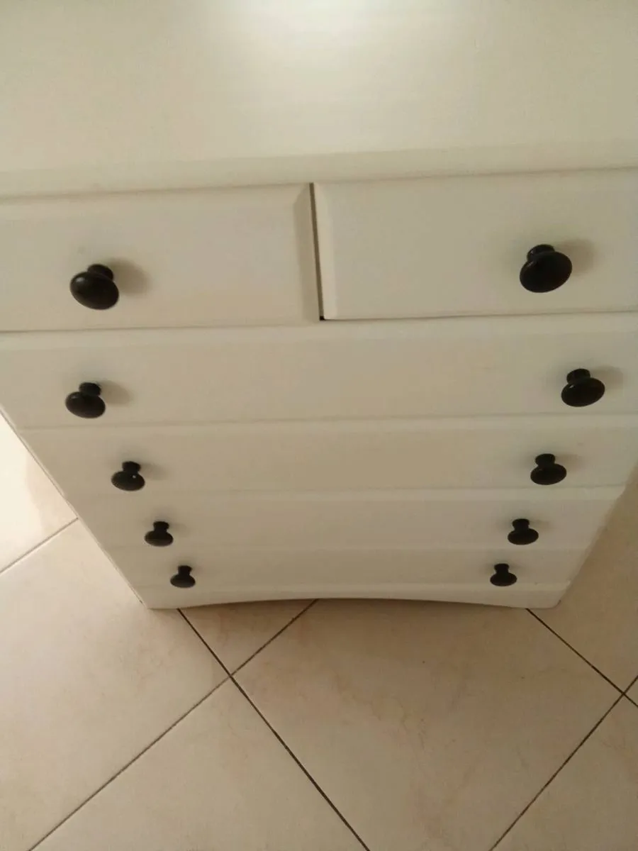 Chest of drawers - Image 1