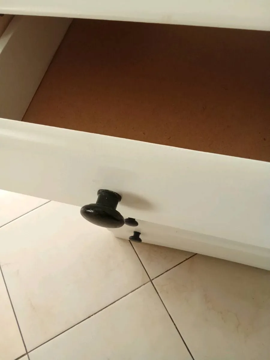 Chest of drawers - Image 2