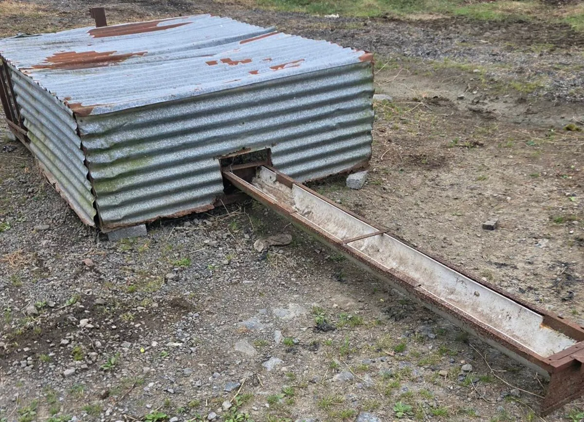 Lamb creep feeder - Image 1
