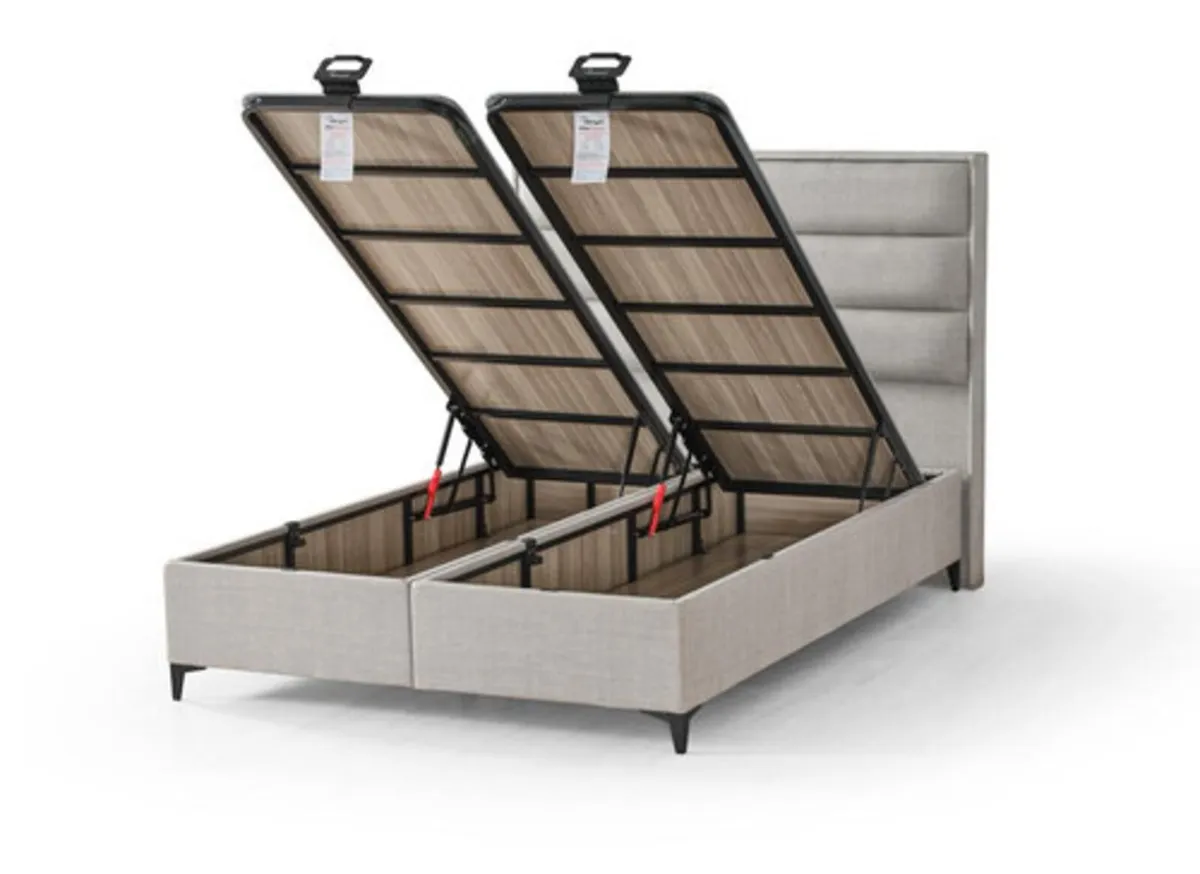 Double bed with ottoman - Image 1