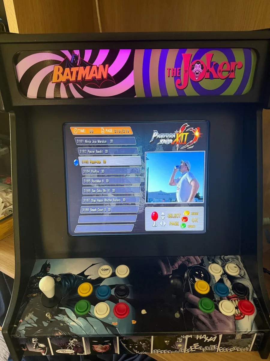 Batman & Joker Arcade Machine - Image 1