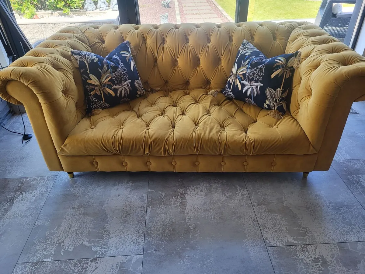 Suite of furniture - Image 2