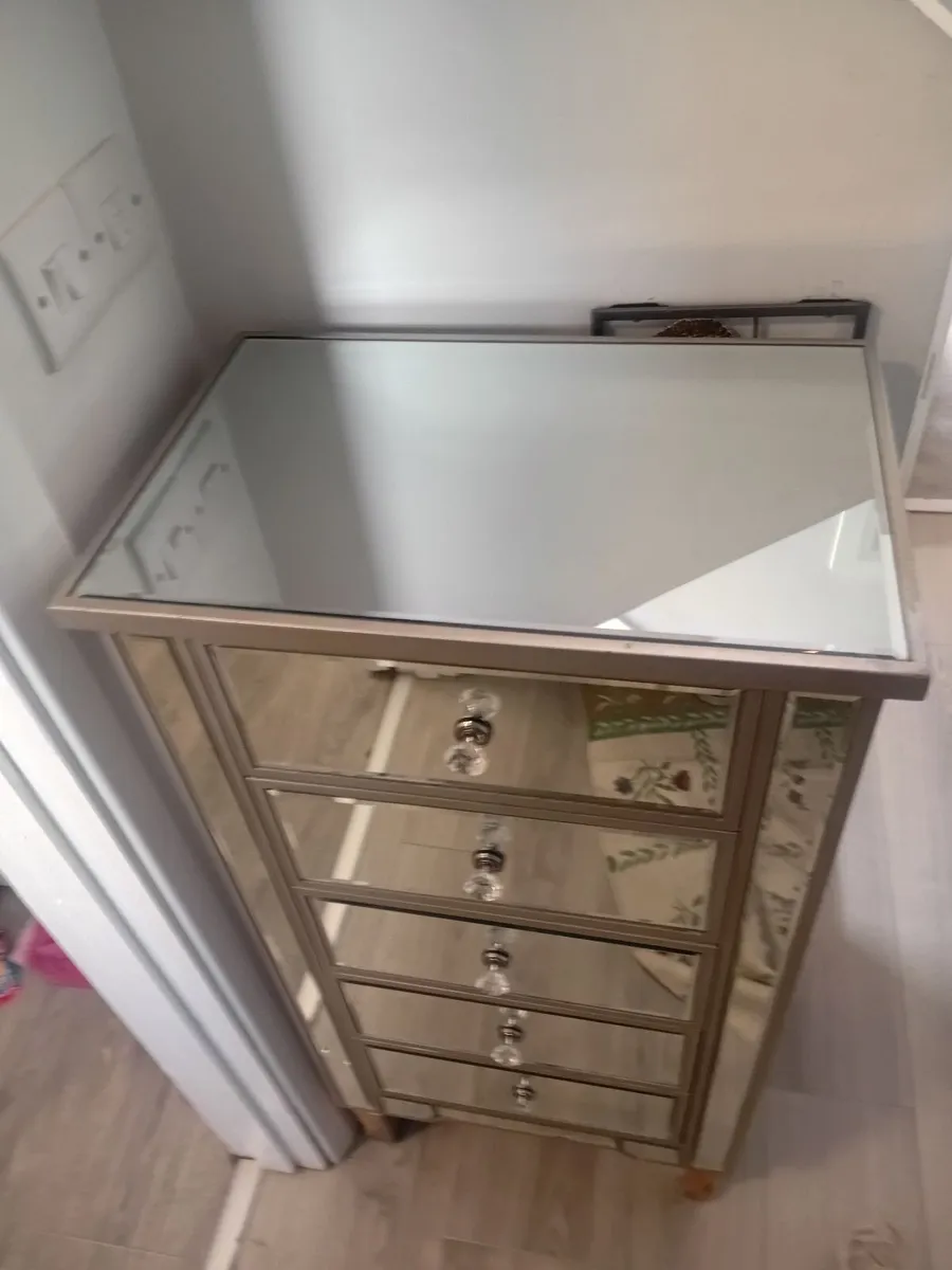 Glass set of drawers - Image 2