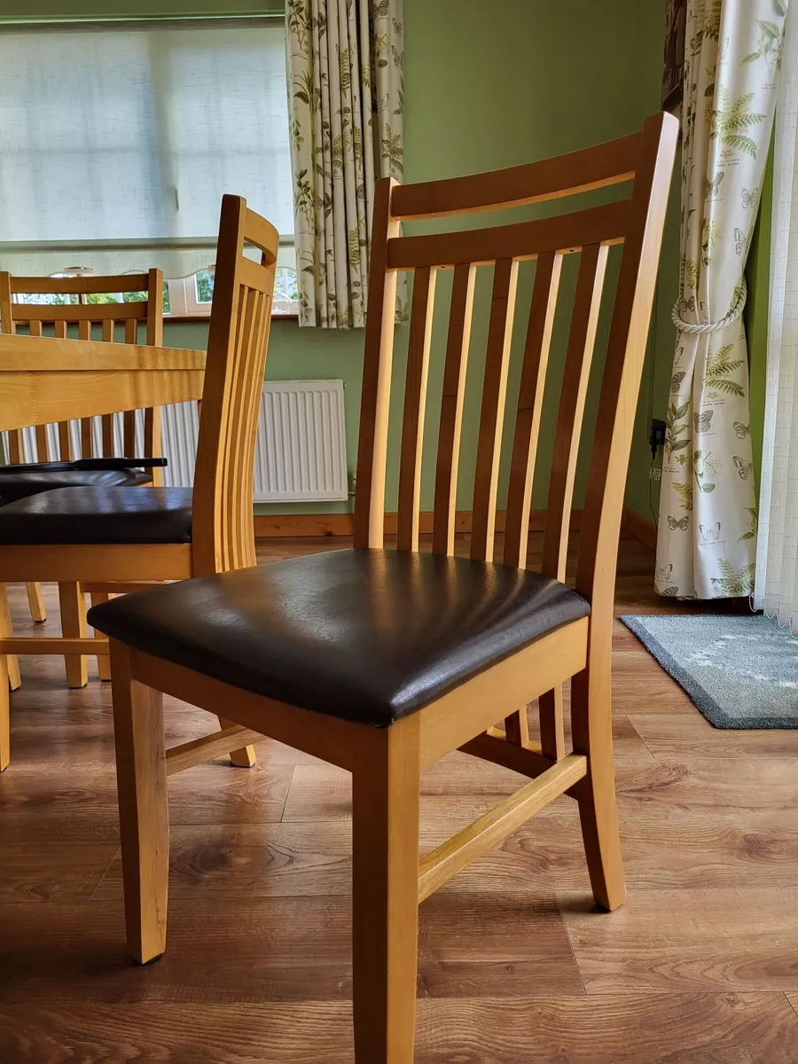 Kitchen table and 6 chairs - Image 3