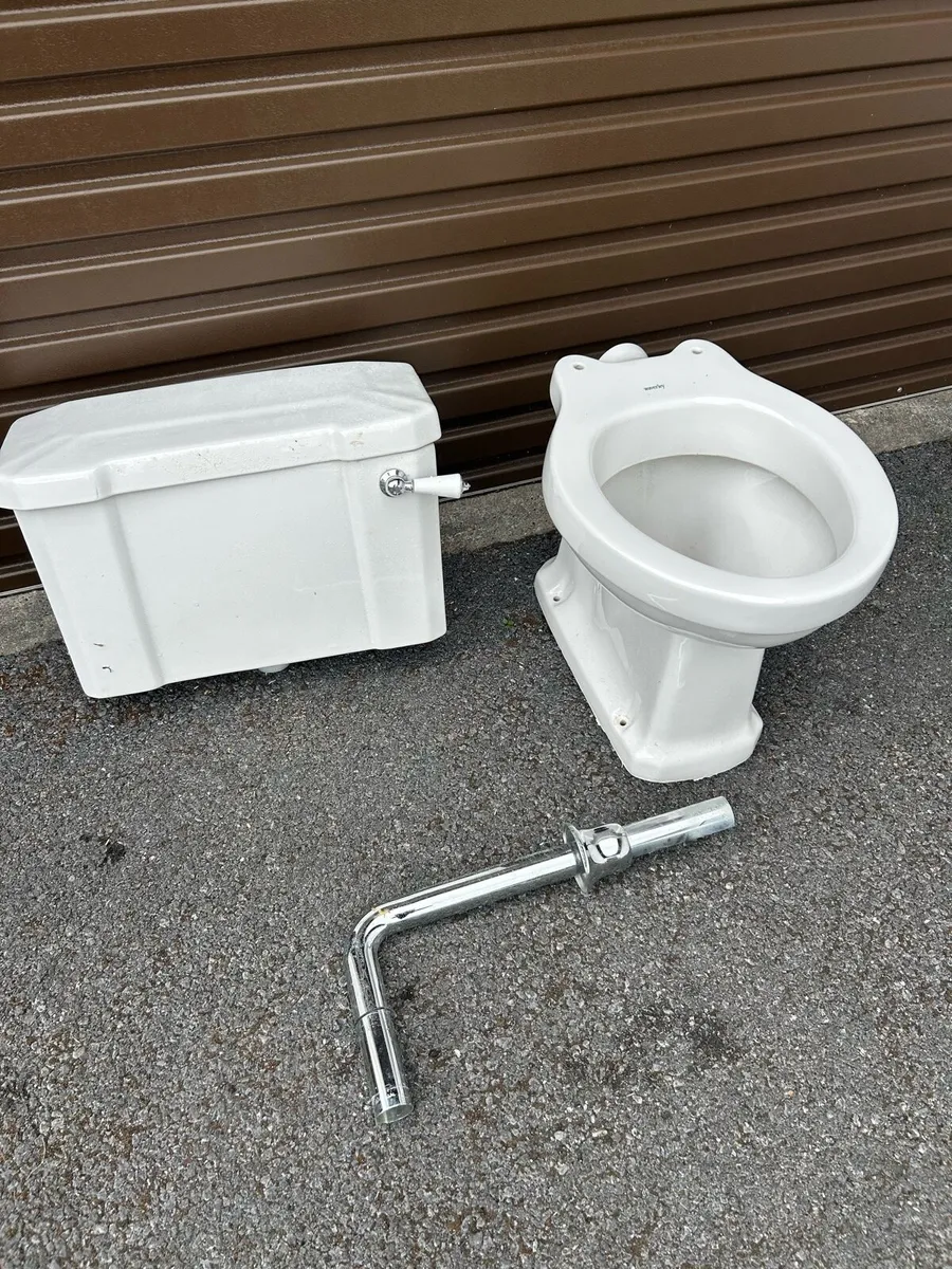 Toilet set - Image 1
