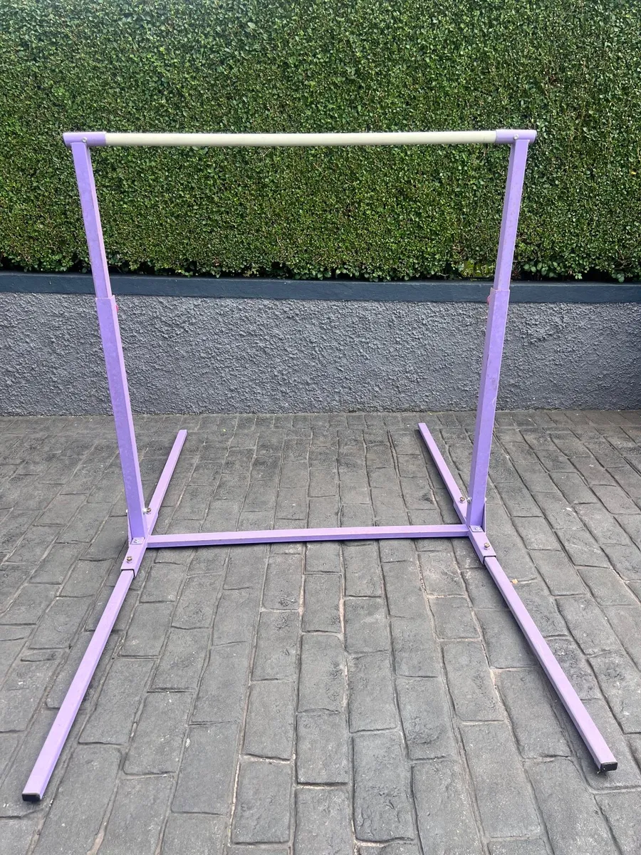 Gymnastics bars - Image 1