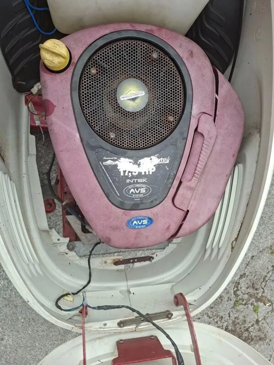 Rideon lawnmower - Image 2