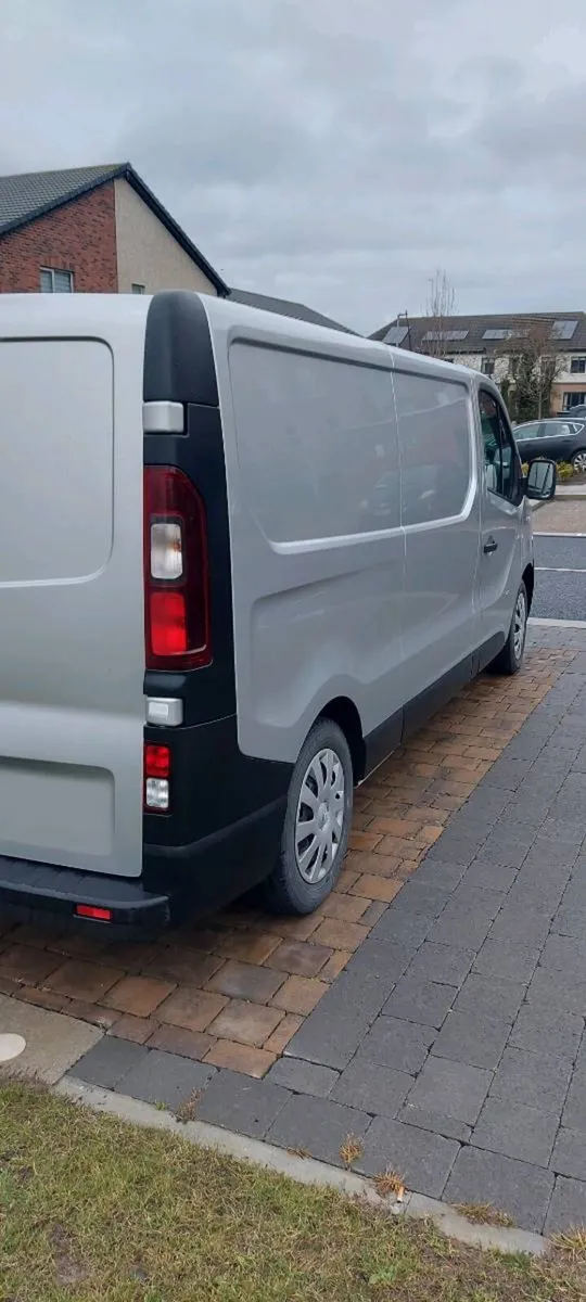 Van - Image 3