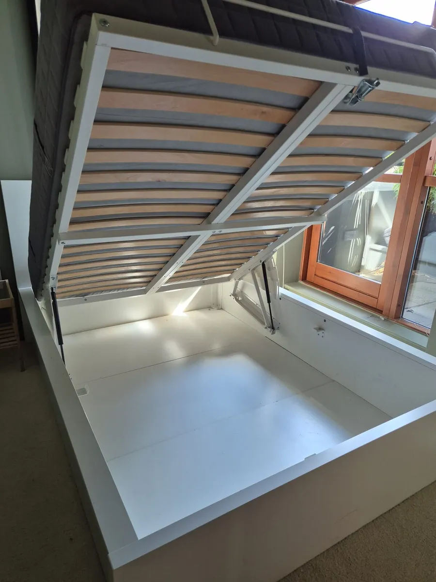Double bed frame and mattress - Image 2
