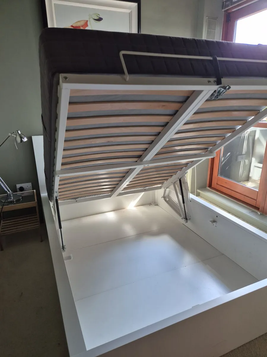 Double bed frame and mattress - Image 3
