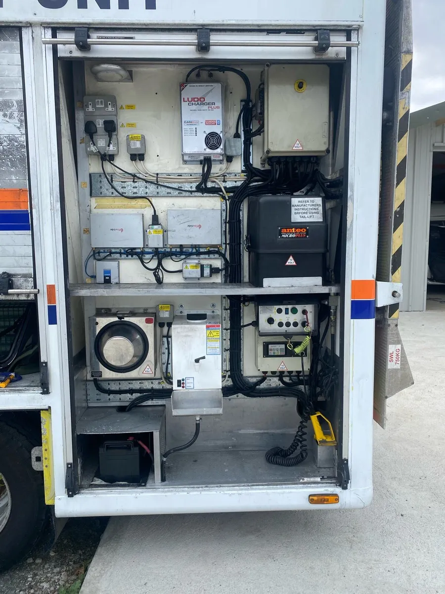 Van - Image 1