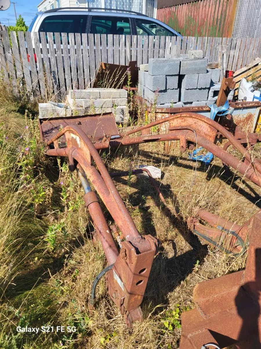 Zetor 4718 front loader - Image 2