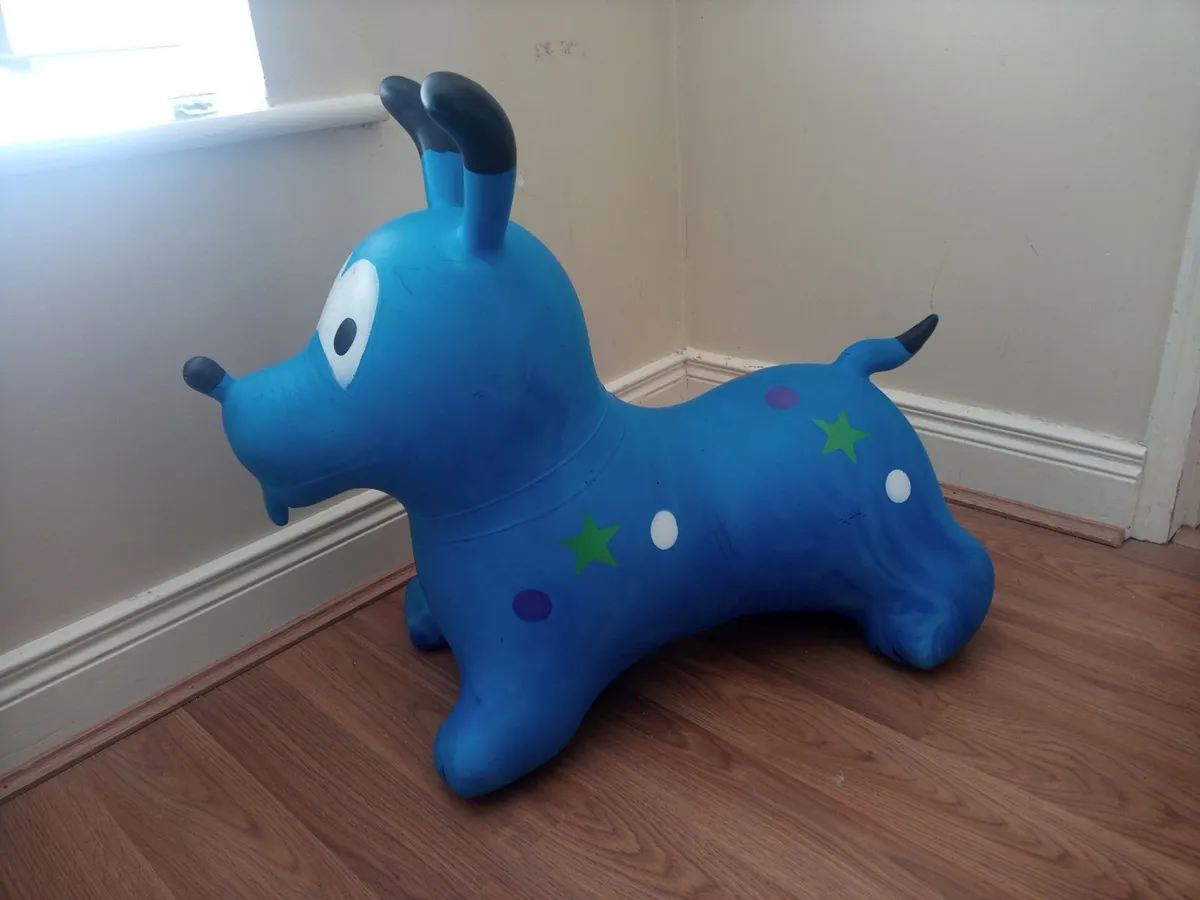 Inflatable dog - Image 3