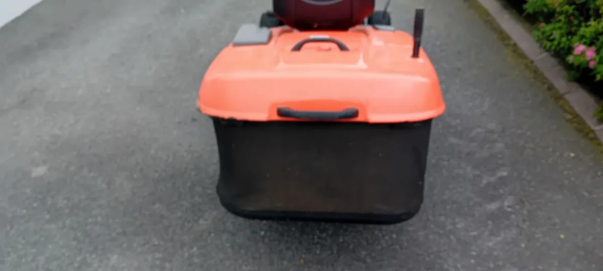 Ride on lawnmower Husqvarna CTH171 - Image 2