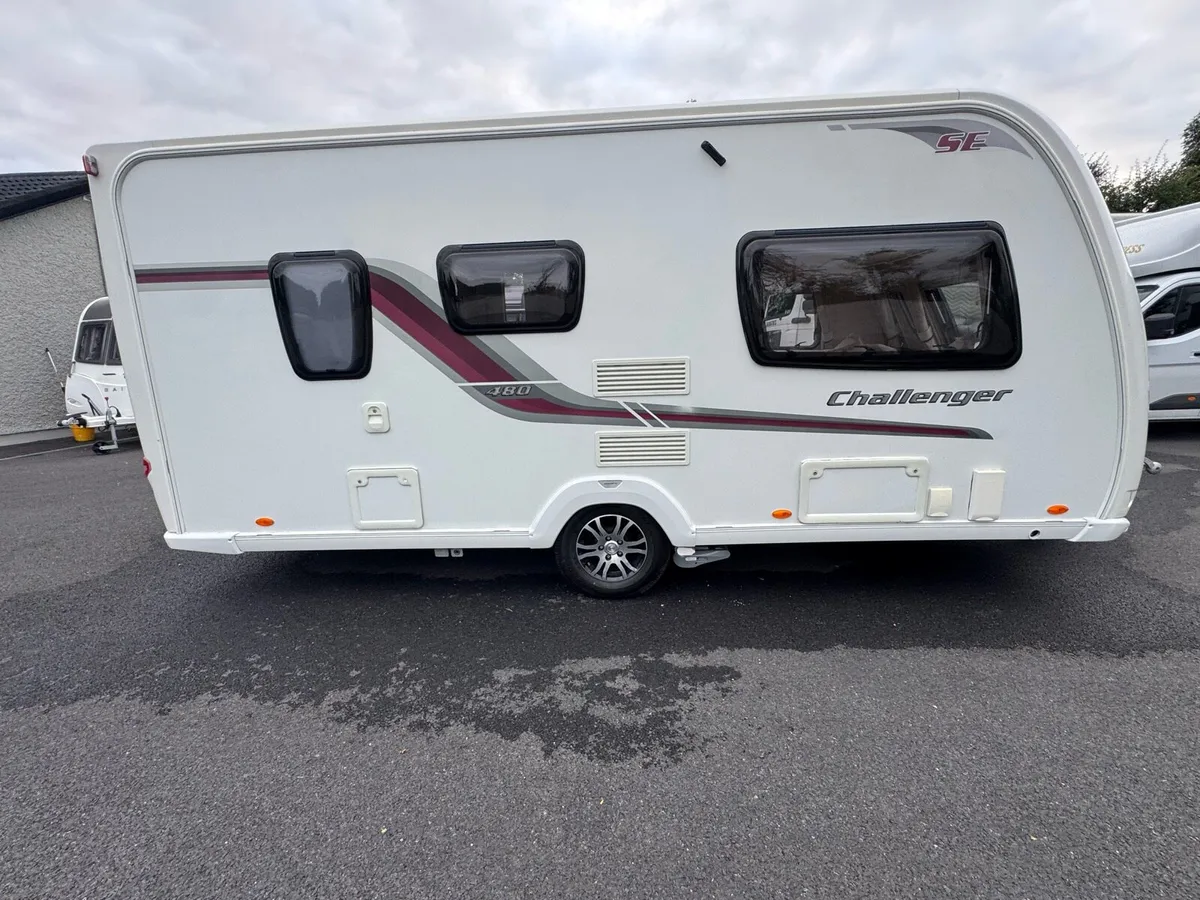 Swift Challenger SE 480-2 Berth - Fixed Awning - Image 1