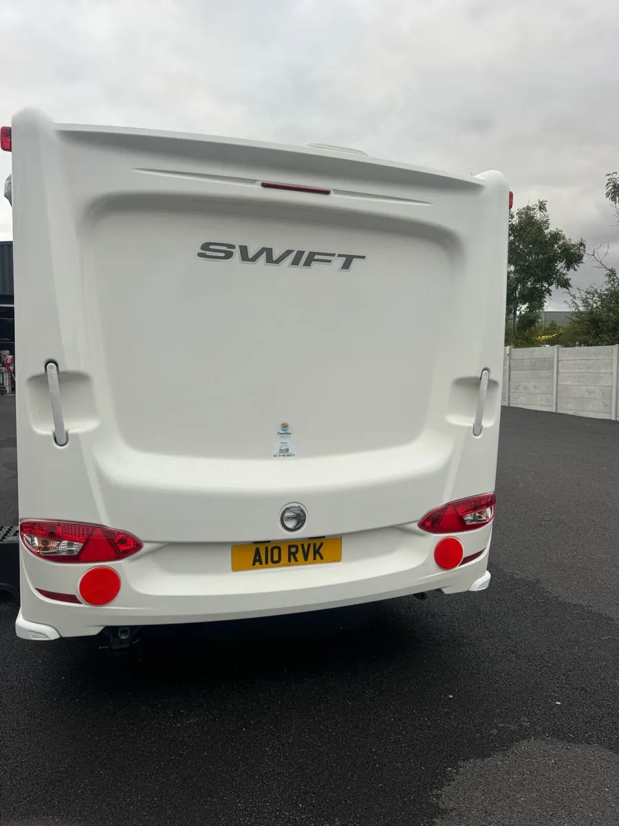 Swift Challenger SE 480-2 Berth - Fixed Awning - Image 2
