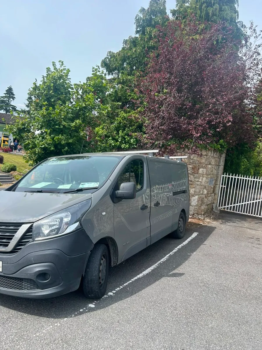 2019 Nissan nv300 - Image 2