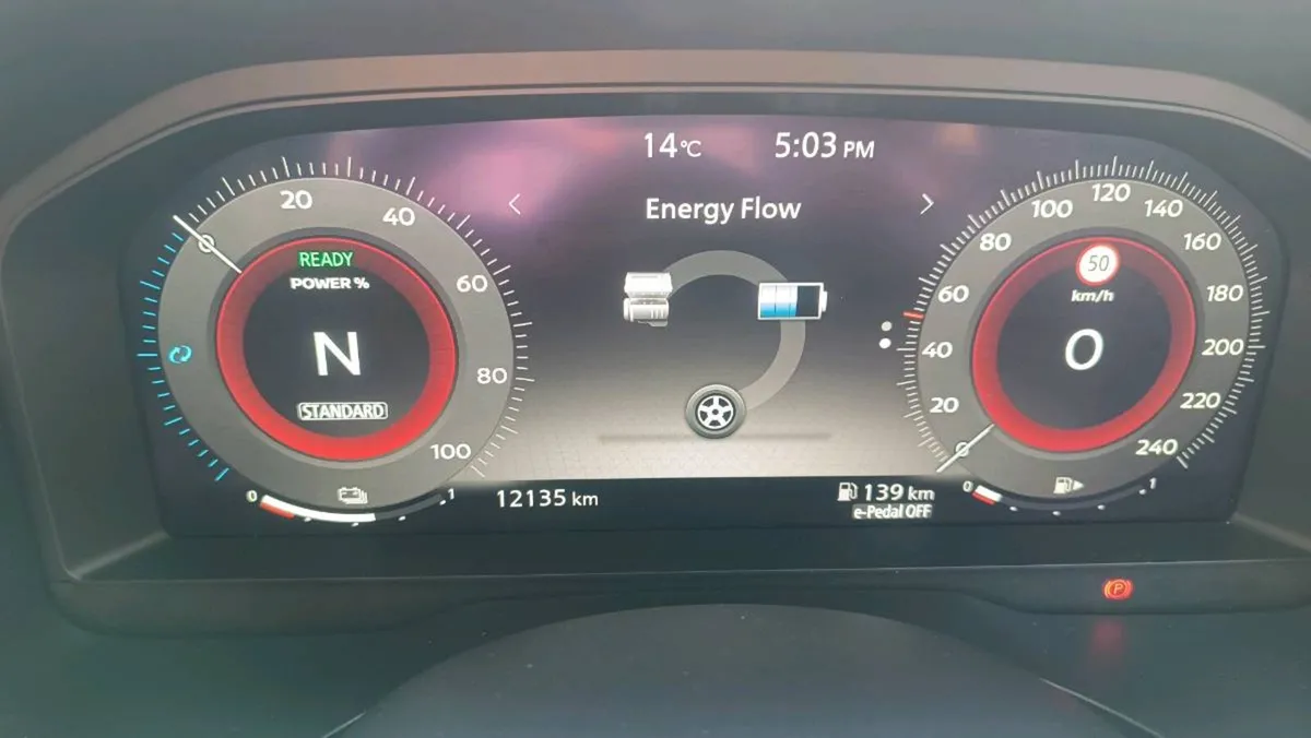 2023 Nissan Qashqai 1,5 hybrid only 12k km. - Image 2