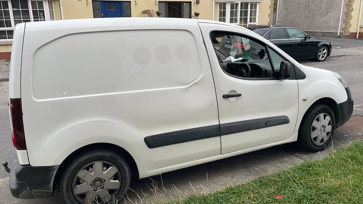 182 Peugeot partner full year DOE - Image 4
