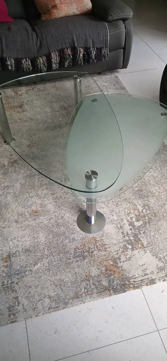 Double Glass coffee table . - Image 2