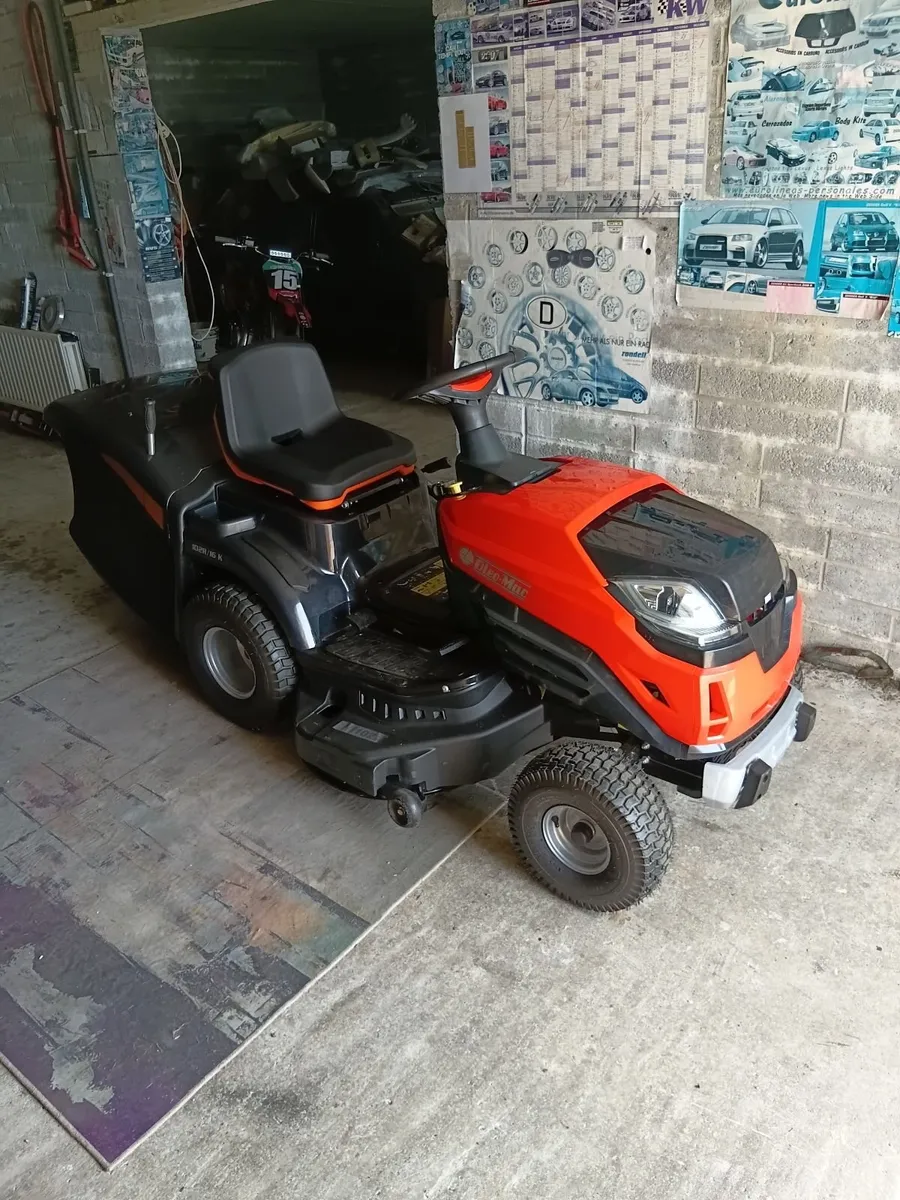 Ride on lawnmower