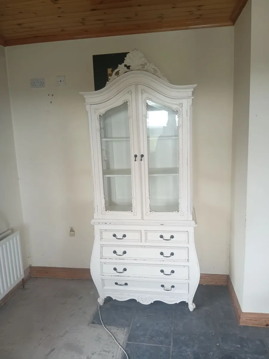 Bathroom set   /  french wardrobe - Image 3