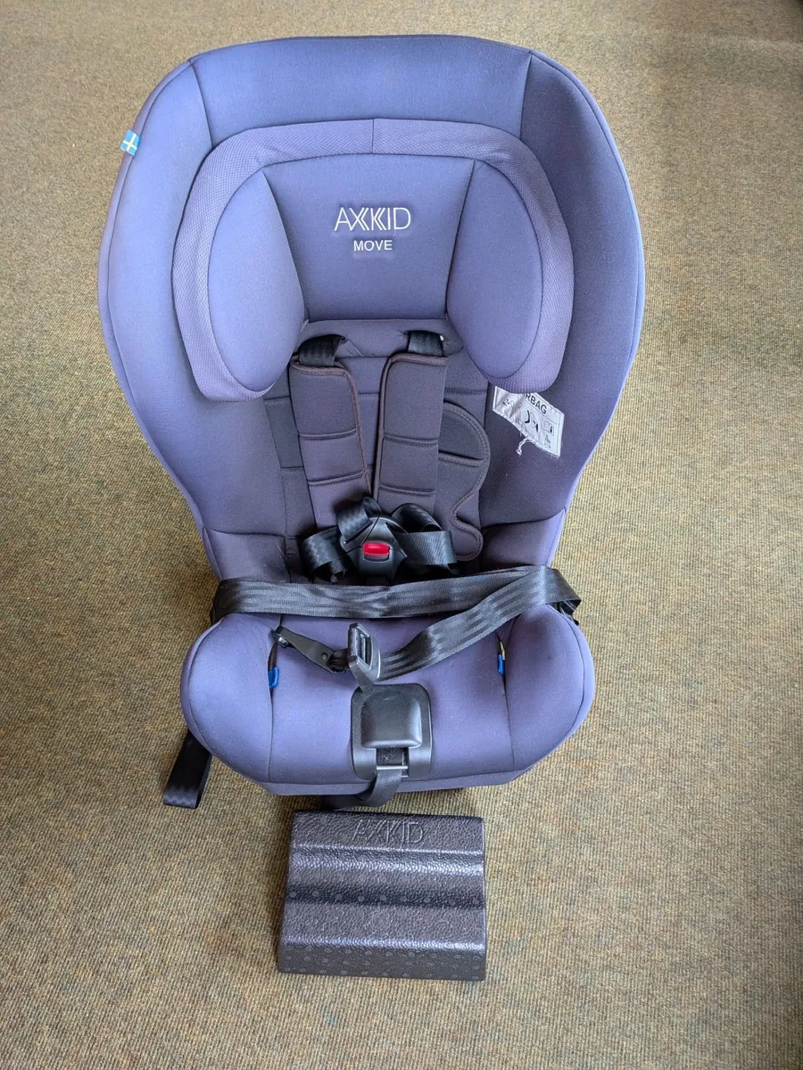 Axkid Move Car Seat – Extended Rear-Facing - Image 1