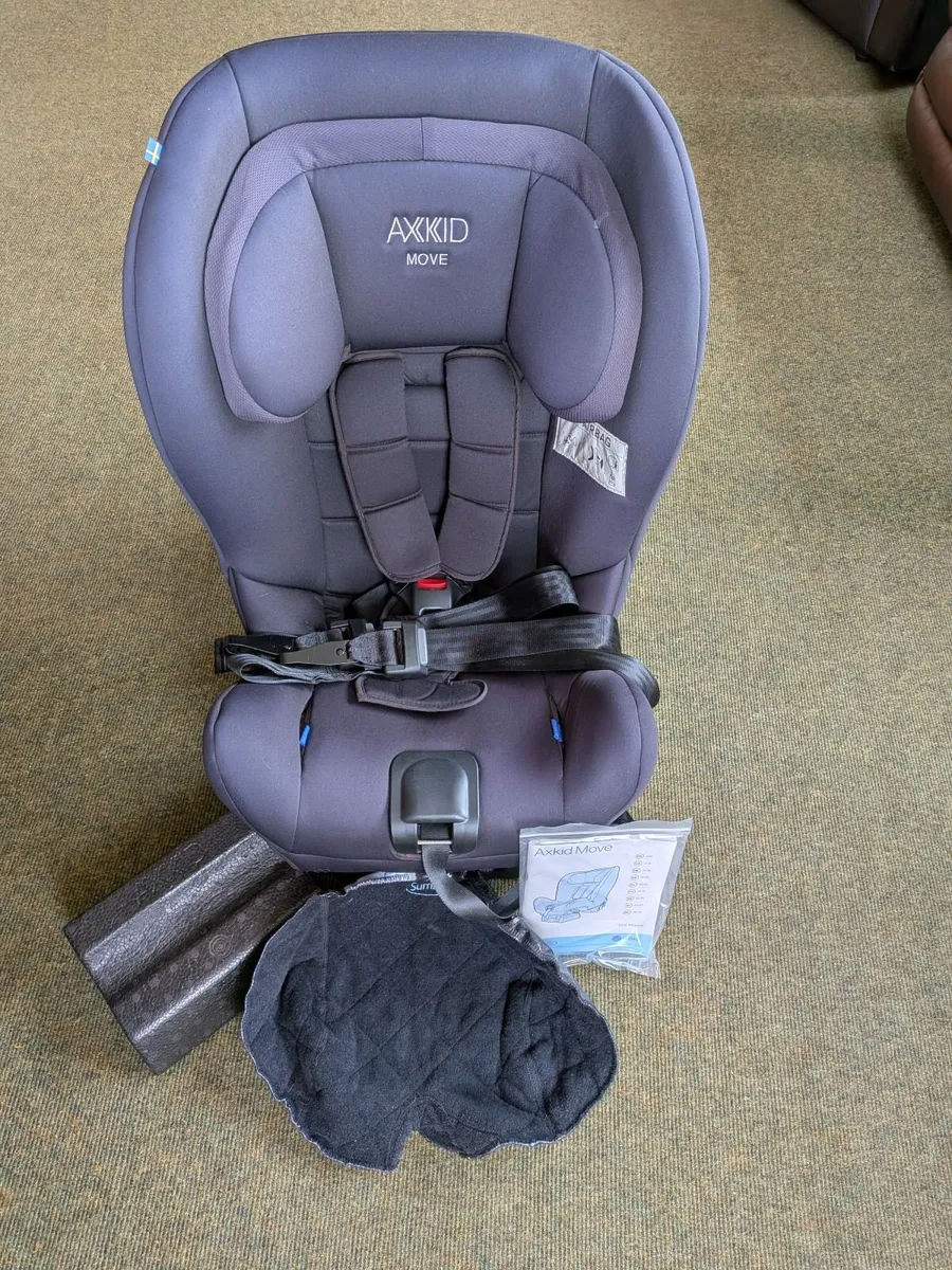 Axkid Move Car Seat – Extended Rear-Facing - Image 1