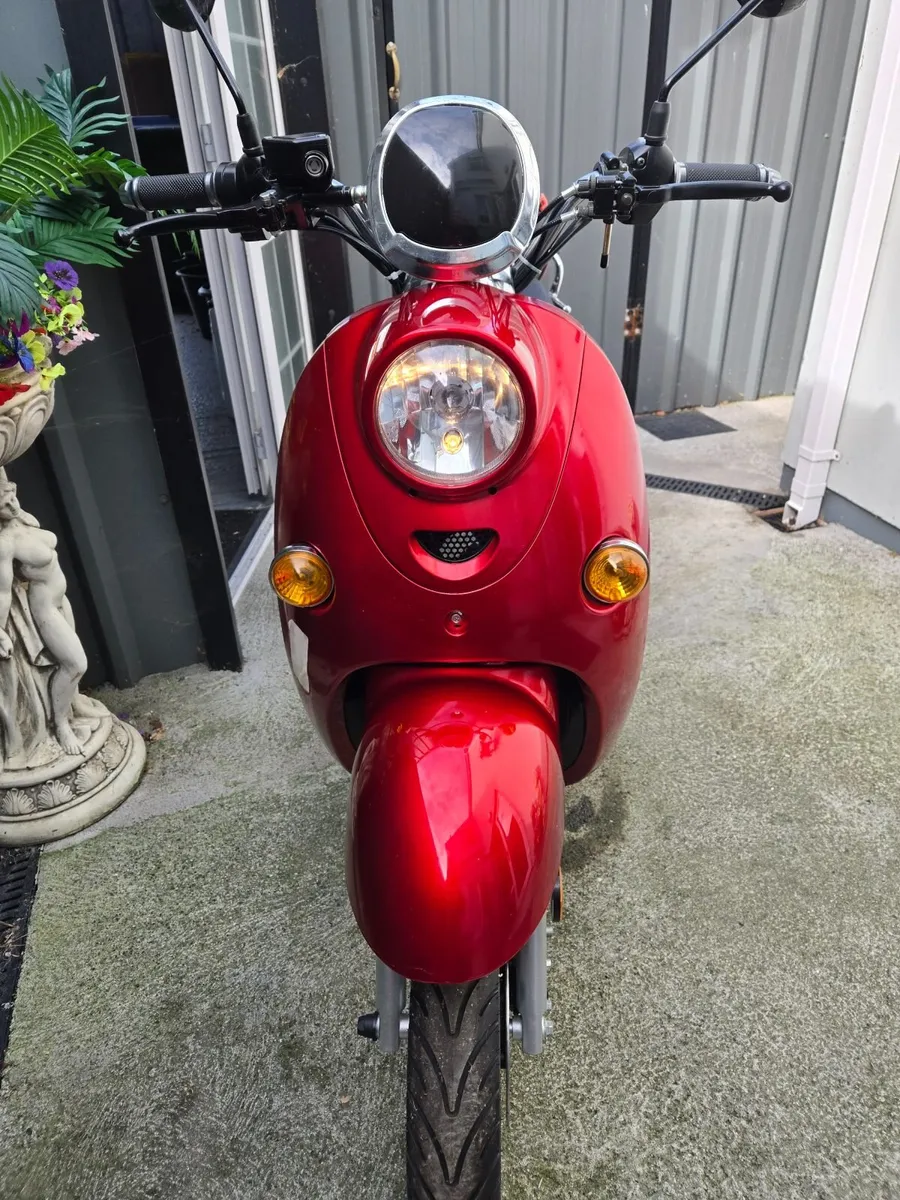 Electric 3 wheeler scooter brand new never used - Image 1