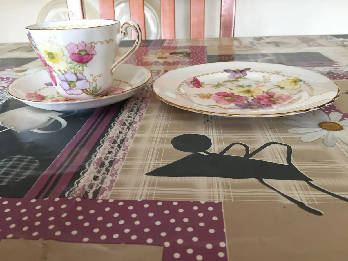 fine English Bone  china - Image 2