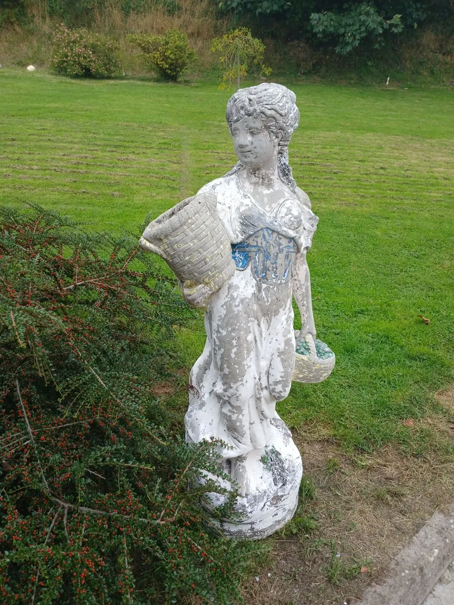 Stone garden statue - Image 2