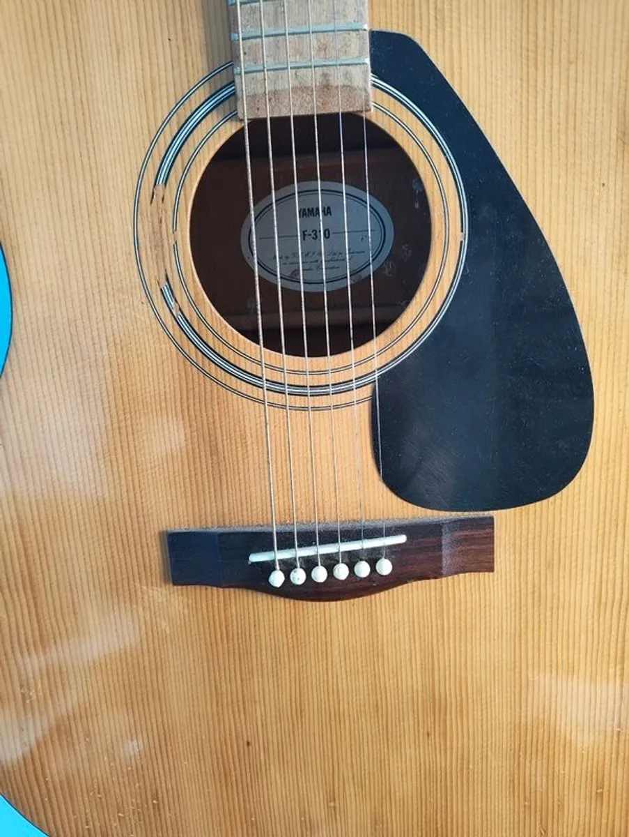 Yamaha F310 acoustic guitar - Image 4