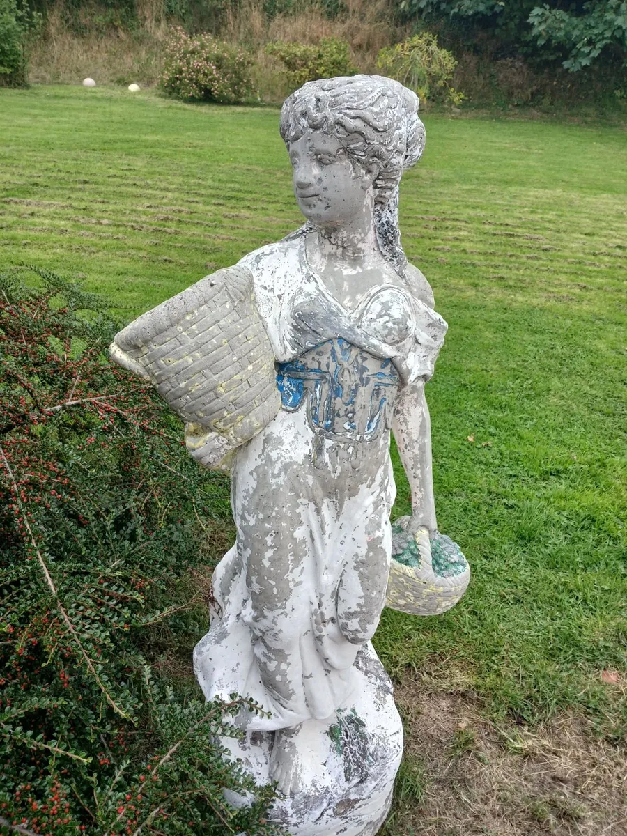 Stone garden statue - Image 4