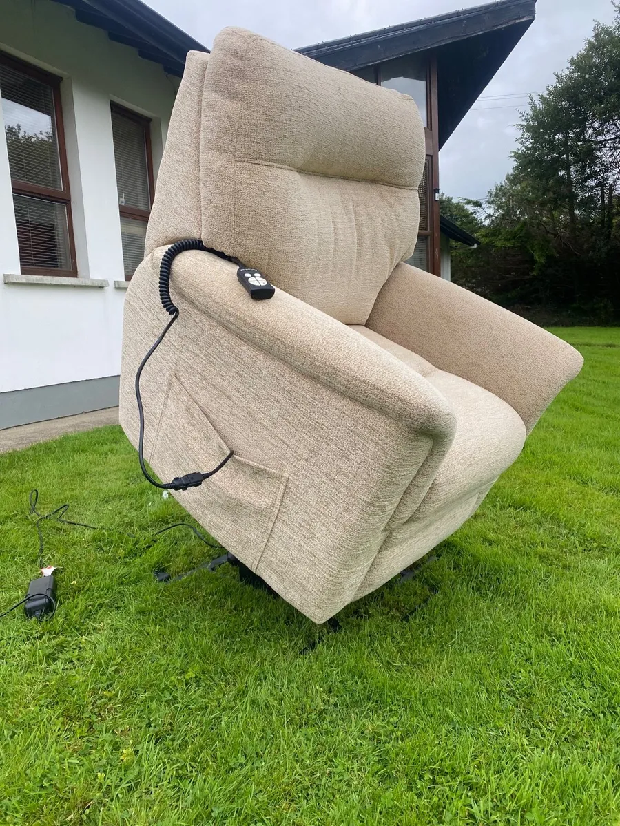 ParkerKnoll Electric Riser Recliner Mobility Chair - Image 1