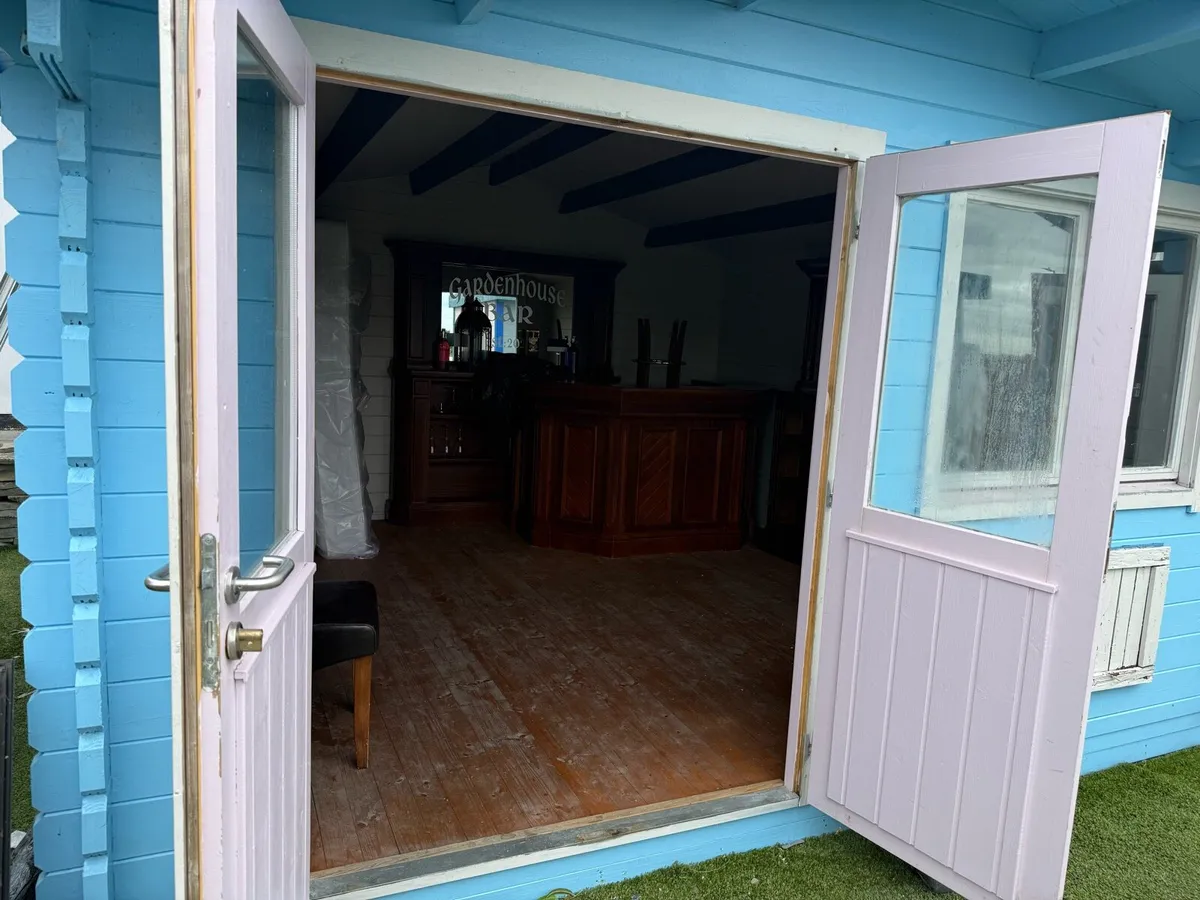 Wooden cabin - Image 2