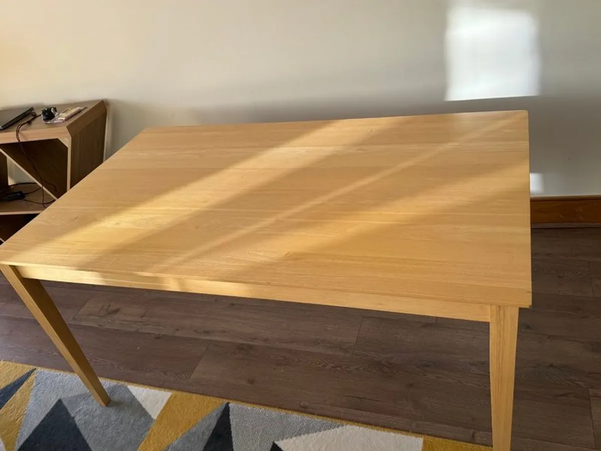 Dining table - Image 1