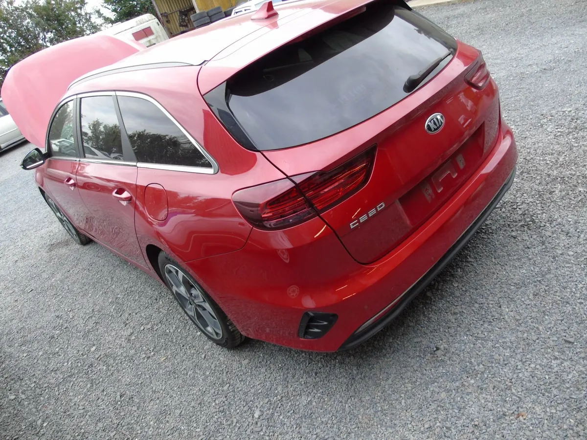 kia ceed estate & hatch 2022 breaking 1.6 diesel - Image 3