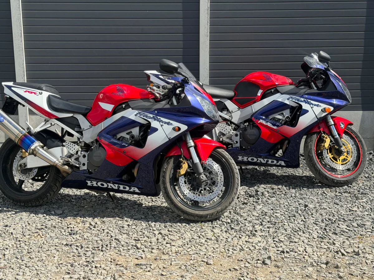 2 x Honda CBR 929 2000 / 2001✅TAX 01/27 ✅ 03/27 - Image 1