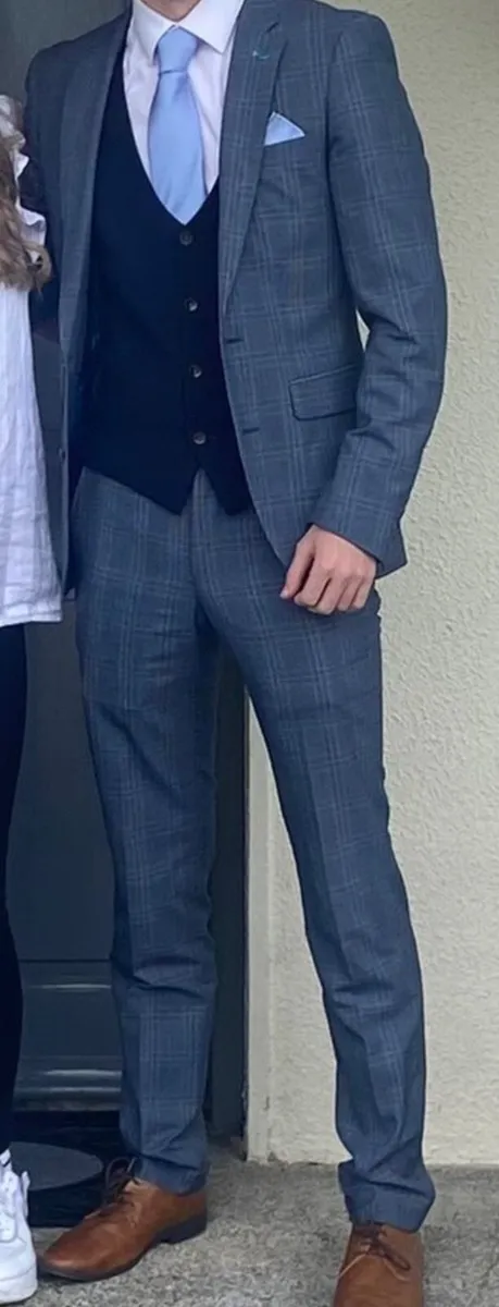 3 piece SPIN suit - Image 4