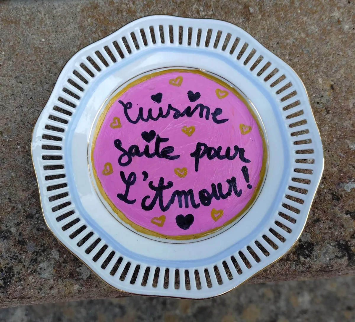 2 FANCY PAINTED SIDE PLATES (USED). - Image 3