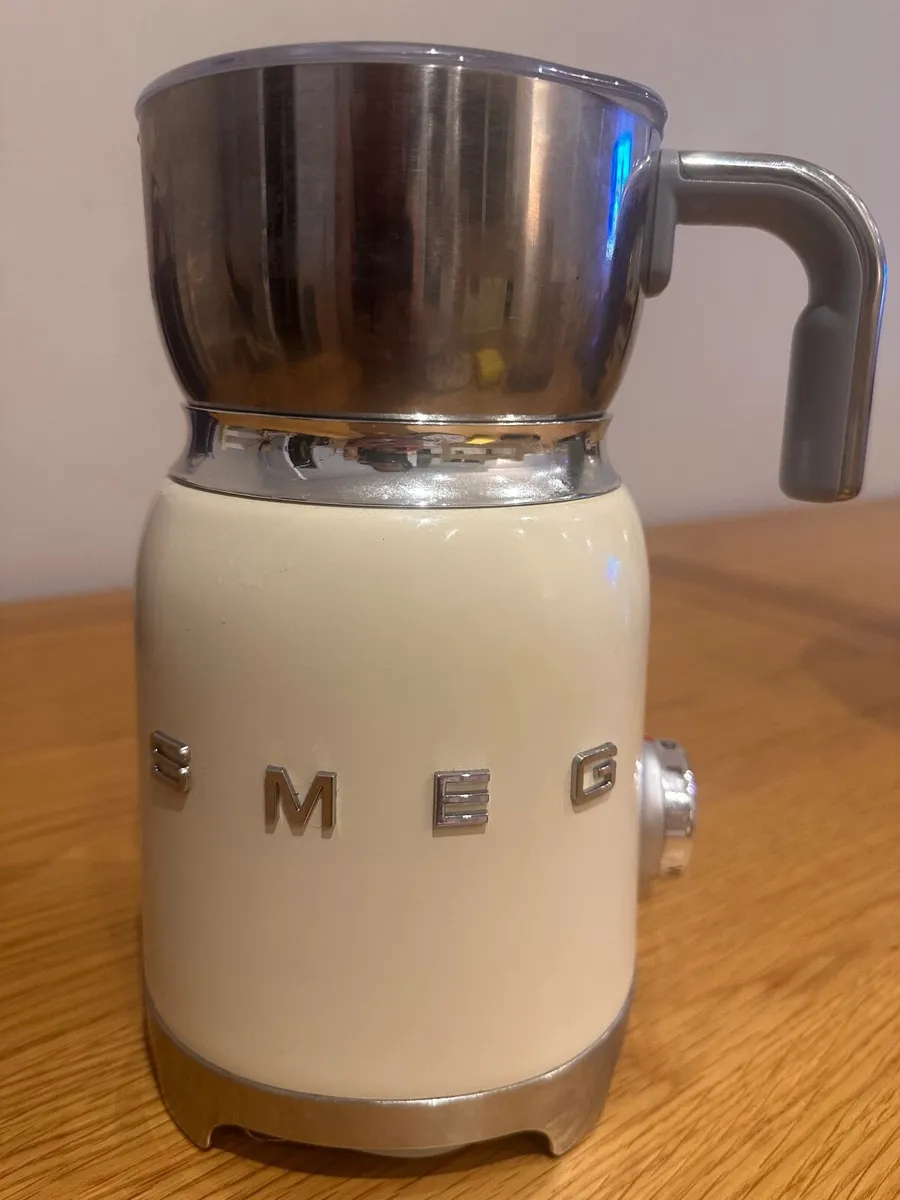 Smeg Milk frother - Image 1