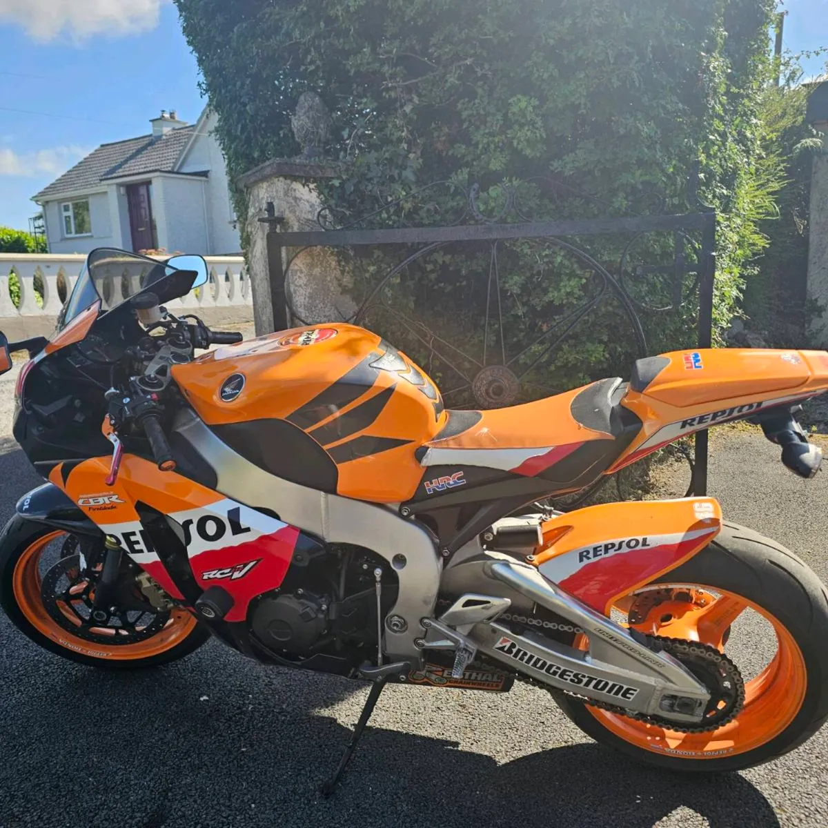 2011 honda cbr 1000rr firebalde - Image 4