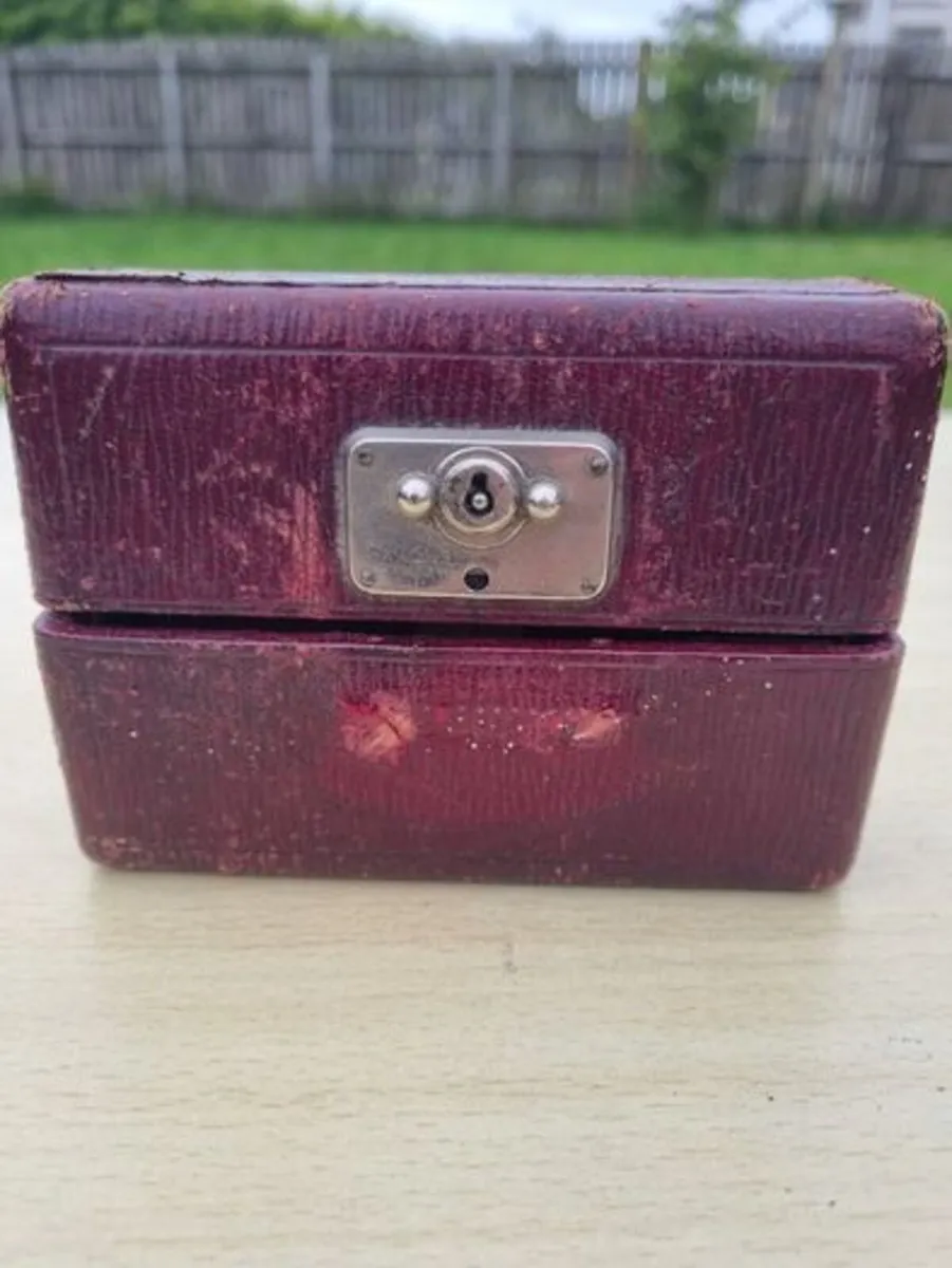 Antique leather case for small jewelry and a watch - Image 4