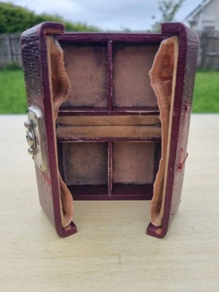 Antique leather case for small jewelry and a watch - Image 2