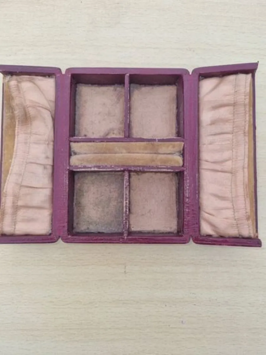 Antique leather case for small jewelry and a watch - Image 3