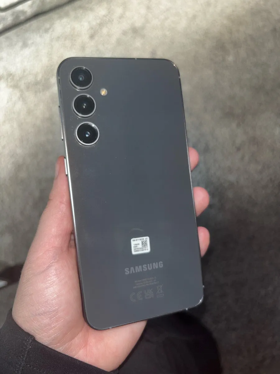 Samsung Galaxy S23 - Image 2