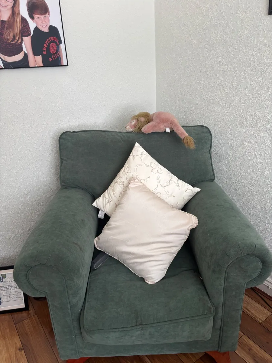 Sofa and 2 armchairs - Image 2